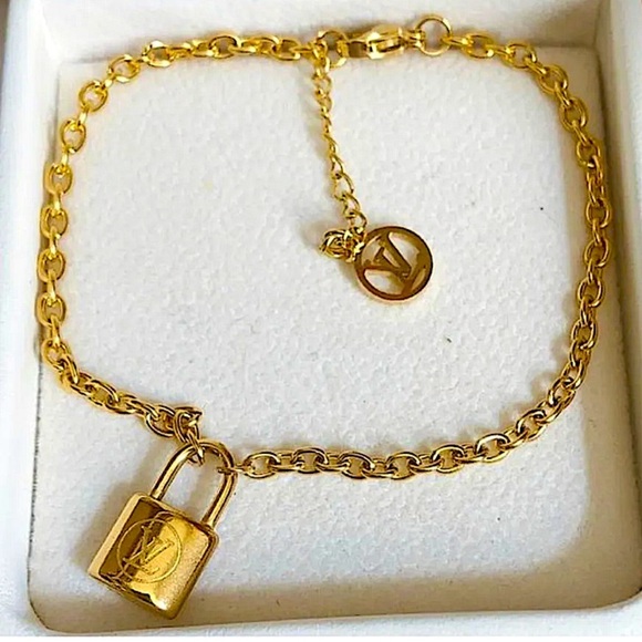 Gold Lock Key Luxury Bracelet, Dainty, Delicate, Chain Link, Gift for Mom - Picture 2 of 5